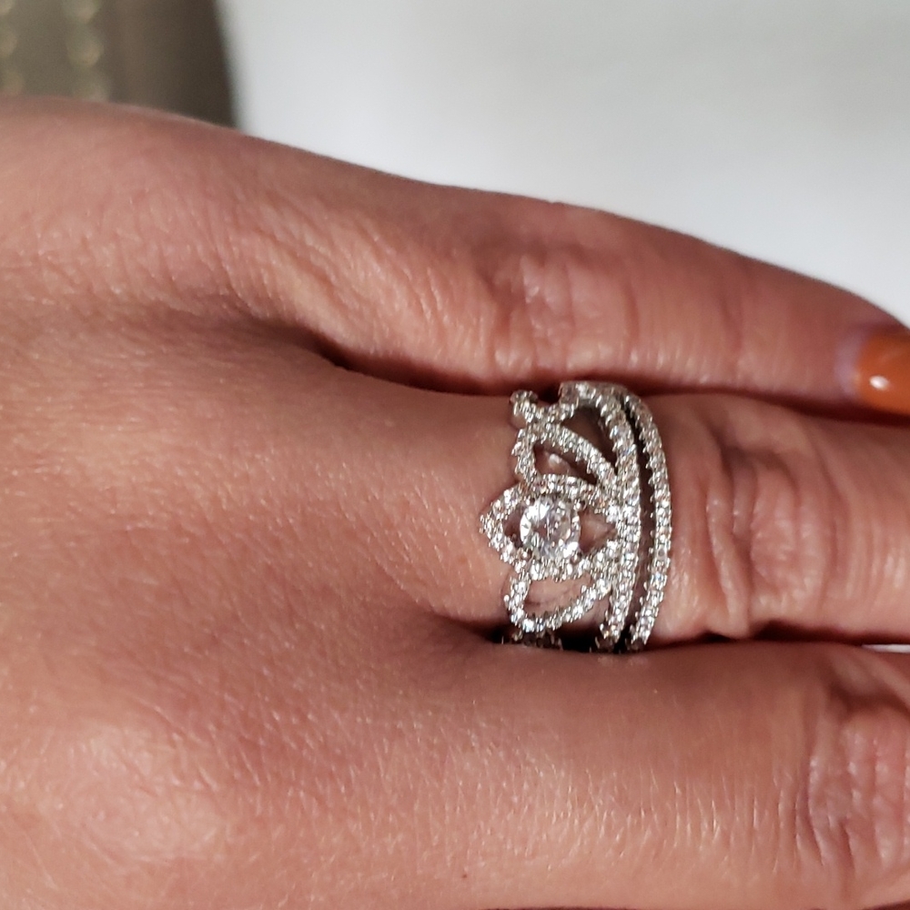New Women's Ring